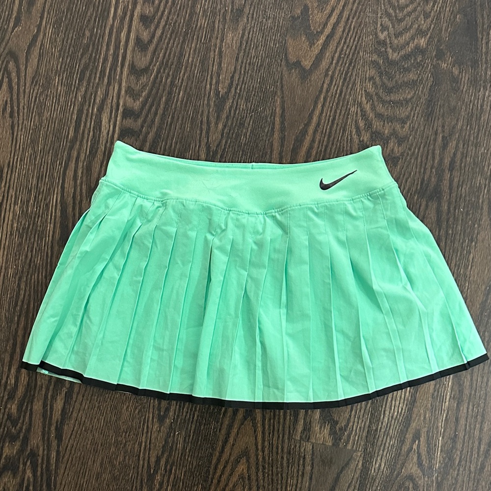 Nike Women's Pleated Skirt - Green